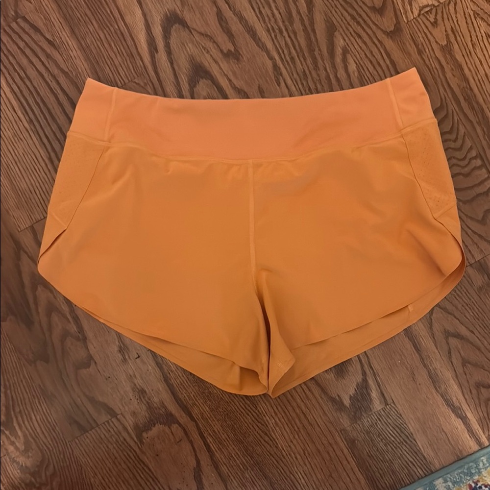 Athleta Run With It 3.5” Athletic Shorts - Sz L